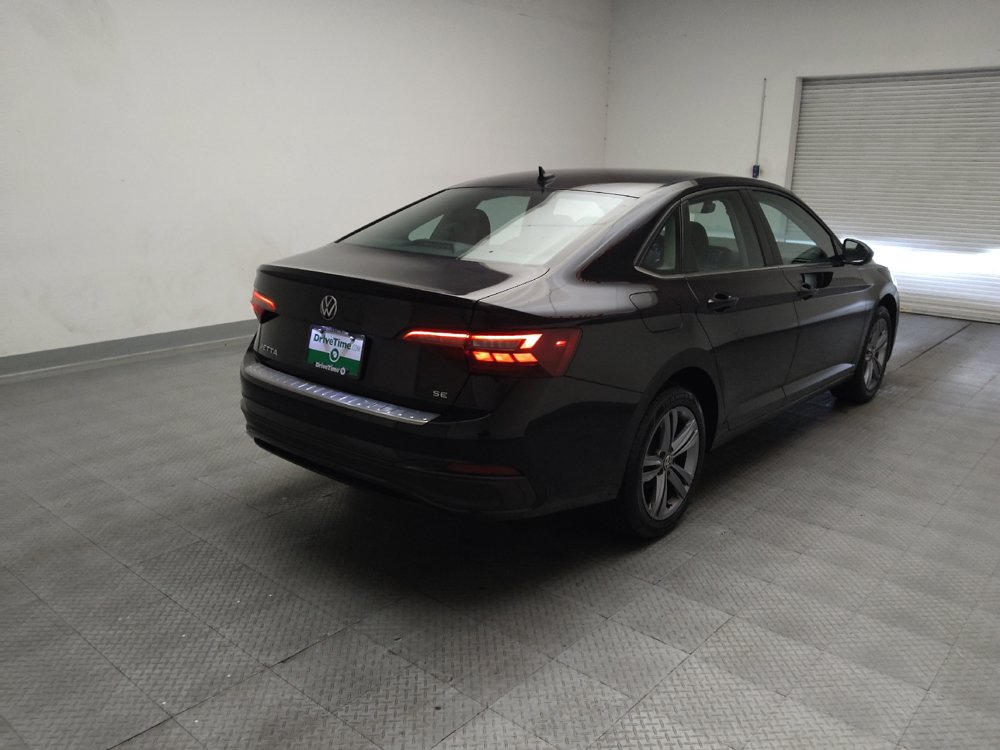 Used 2023 Volkswagen Jetta SE FWD image 9