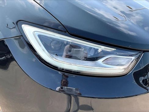 Used 2025 Chrysler Pacifica Limited FWD image 25