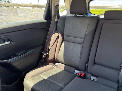 Used 2025 Nissan Rogue SV FWD image 41