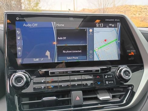 Used 2021 Toyota Highlander Platinum image 30