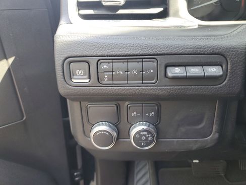 Used 2021 GMC Yukon Denali RWD image 24