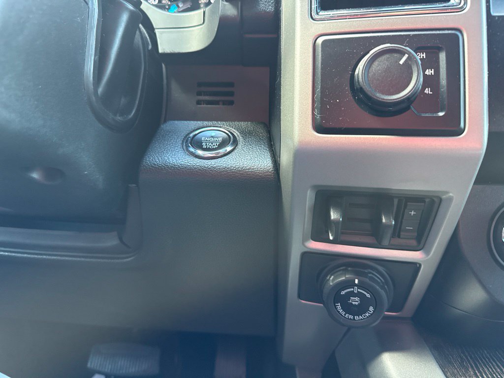 Used 2020 Ford F350 Lariat w/ Lariat Ultimate Package AWD/4WD image 17
