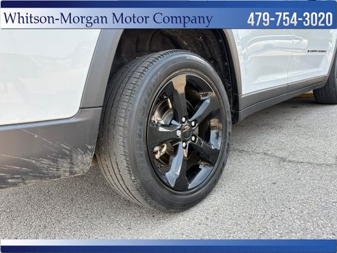 Used 2023 Jeep Grand Cherokee L Laredo RWD image 47