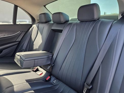 Used 2017 Mercedes-Benz E 300 image 18