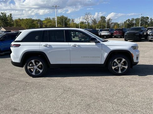 New 2025 Jeep Grand Cherokee Limited image 2
