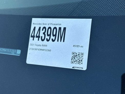Used 2021 Toyota RAV4 LE w/ Carpet Mat Package (TMS) FWD image 4