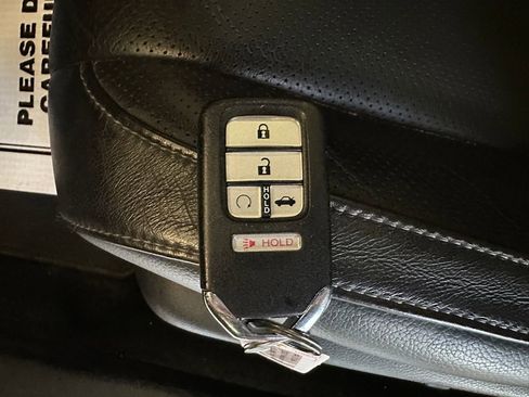 Used 2020 Honda Civic Touring image 16