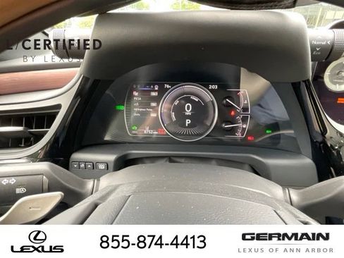 Used 2025 Lexus ES 300h Ultra Luxury FWD image 17