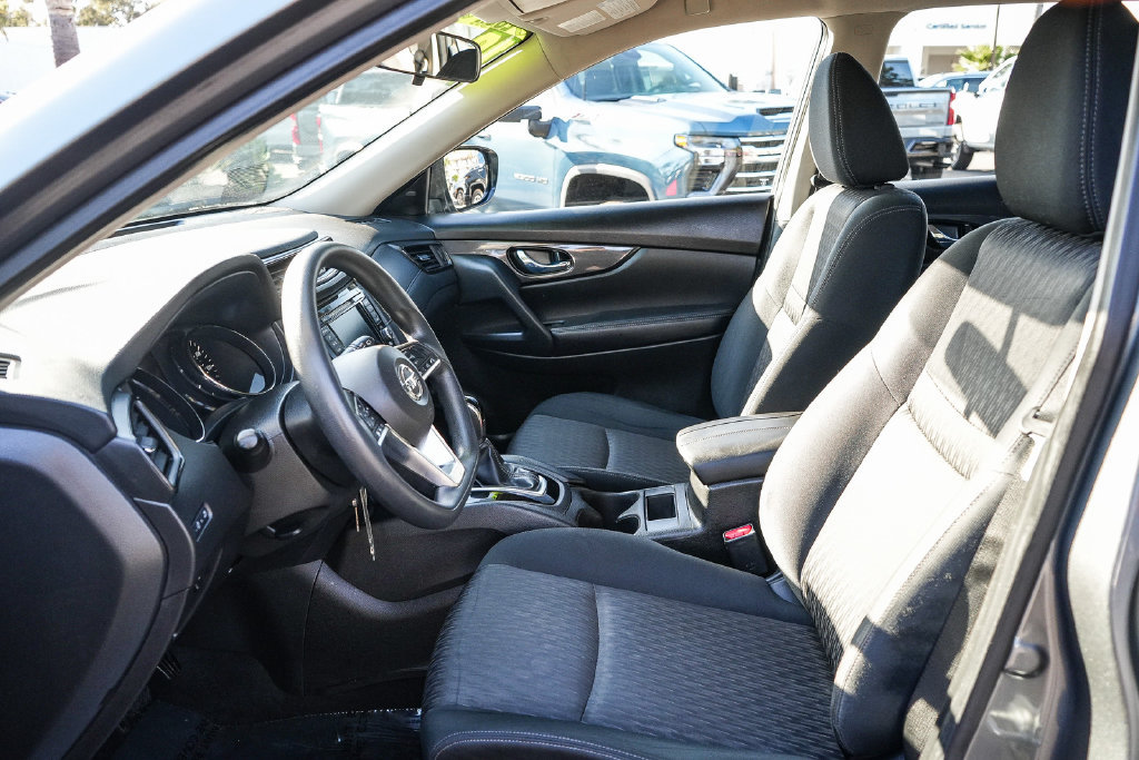 Used 2018 Nissan Rogue S FWD image 16