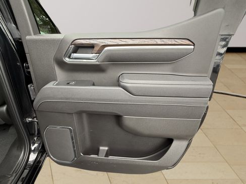 Certified 2025 GMC Sierra 1500 SLT image 50