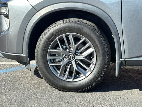 Used 2024 Nissan Rogue S image 24