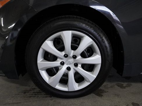 Used 2023 Toyota Corolla LE image 18