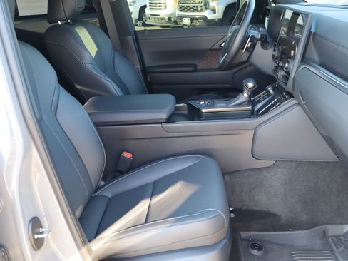 Used 2025 Lexus GX 550 w/ Accessory Package (2T) AWD/4WD image 42