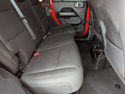 Used 2018 Jeep Wrangler Unlimited Sahara w/ Cold Weather Group image 22