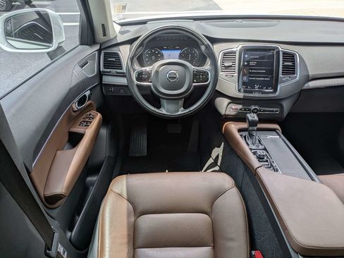Used 2020 Volvo XC90 T6 Momentum AWD/4WD image 21