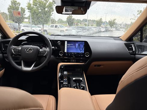 Certified 2025 Lexus NX 350 AWD w/ Accessory Package (Z1) image 29