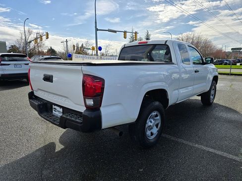 Used 2022 Toyota Tacoma SR image 5