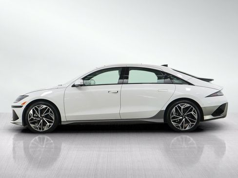 Used 2024 Hyundai Ioniq 6 Limited AWD/4WD image 2