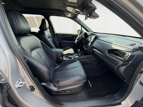 Certified 2025 Subaru Forester Touring AWD/4WD image 15