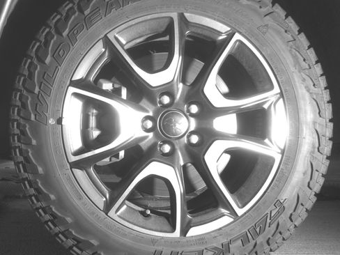 Used 2025 Jeep Compass Trailhawk AWD/4WD image 12