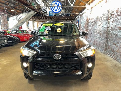 Used 2014 Toyota 4Runner SR5 image 8