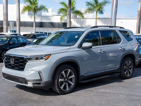 Certified 2023 Honda Pilot Elite image 1
