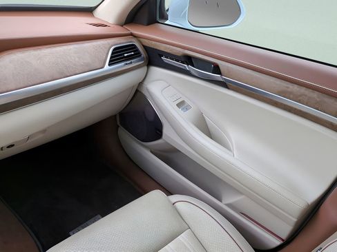 Used 2022 Genesis G90 5.0 Ultimate image 15