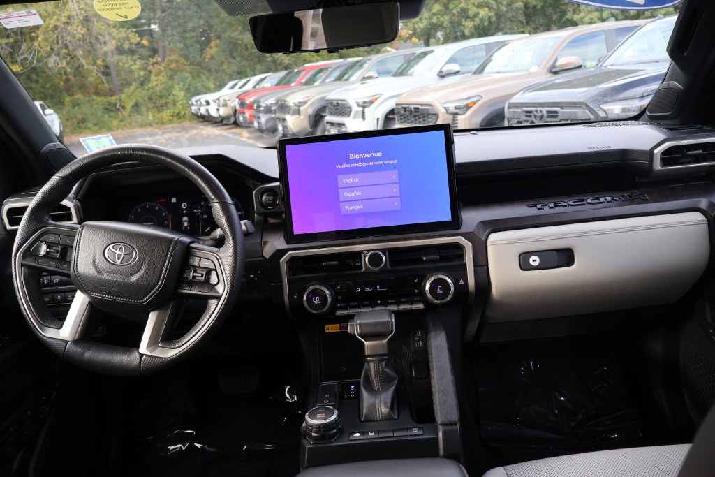 Certified 2025 Toyota Tacoma Limited AWD/4WD image 19
