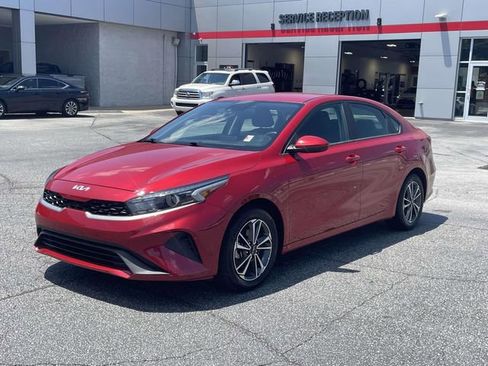 Used 2024 Kia Forte LXS FWD image 3