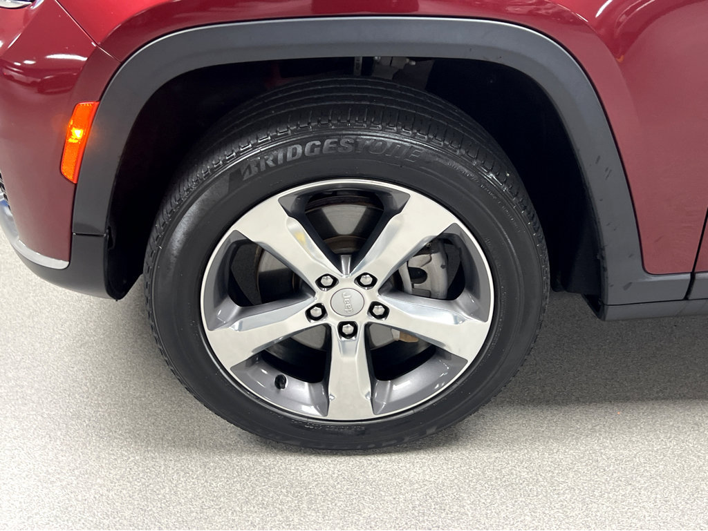 Used 2021 Jeep Grand Cherokee L Limited AWD/4WD image 37