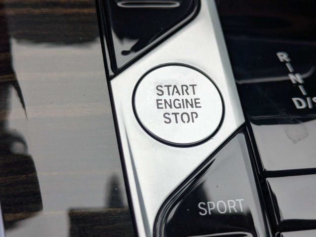 Used 2024 BMW X5 sDrive40i w/ M Sport Package RWD image 32