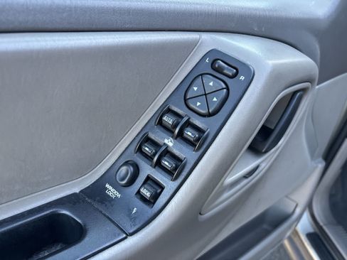 Used 2003 Jeep Grand Cherokee Laredo AWD/4WD image 8
