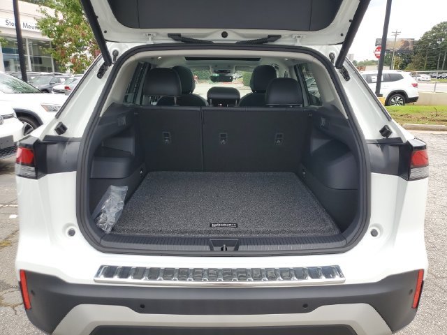 Certified 2026 Volkswagen Tiguan SE FWD image 14