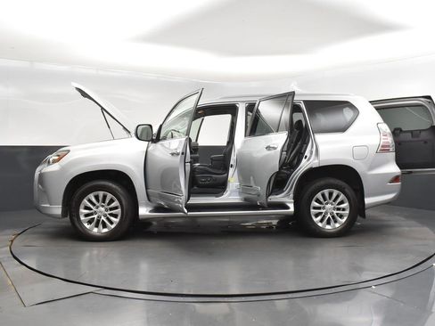 Used 2015 Lexus GX 460 image 37