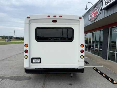 Used 2015 Ford E-350 and Econoline 350 Super Duty RWD image 10