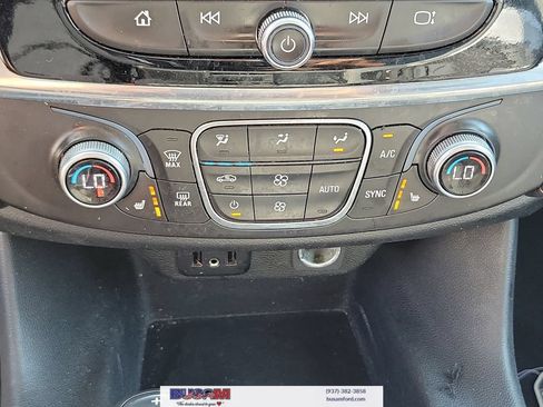 Used 2018 Chevrolet Traverse LT AWD/4WD image 24