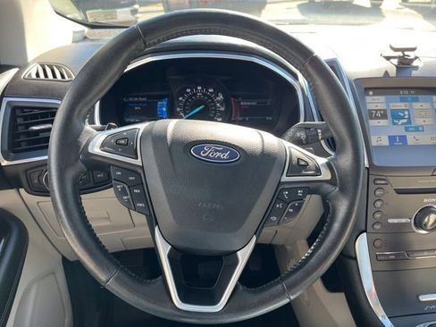 Used 2016 Ford Edge Titanium image 37