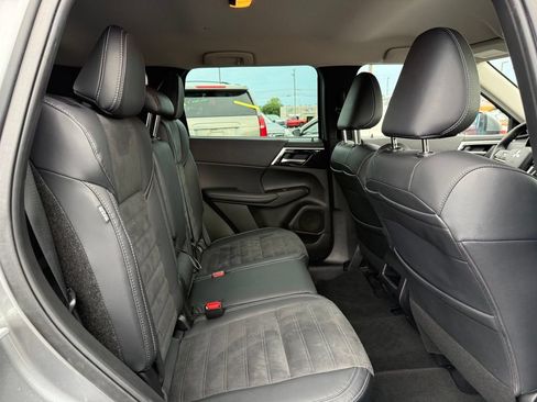 Used 2023 Mitsubishi Outlander SE AWD/4WD image 10