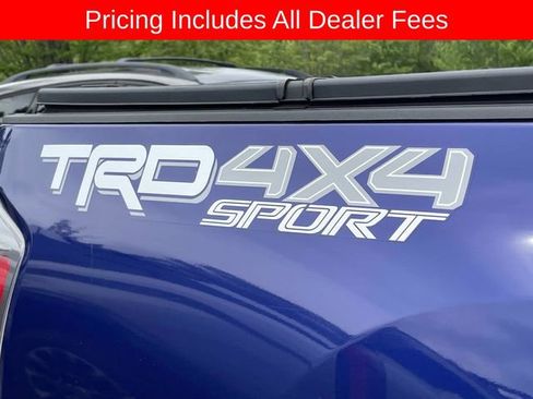Used 2023 Toyota Tacoma TRD Sport AWD/4WD image 9