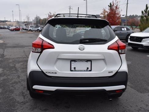 Used 2019 Nissan Kicks SR w/ Exterior Package image 8