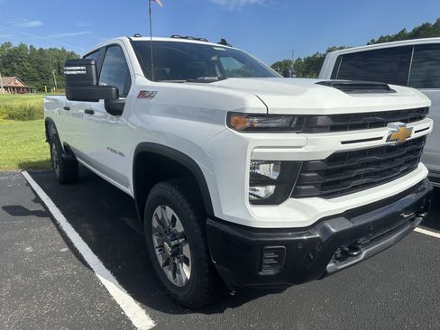 New 2026 Chevrolet Silverado 2500 Custom w/ Custom Value Package AWD/4WD image 2