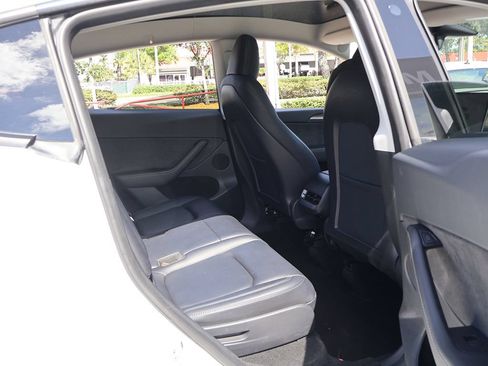Used 2023 Tesla Model Y Long Range AWD/4WD image 34
