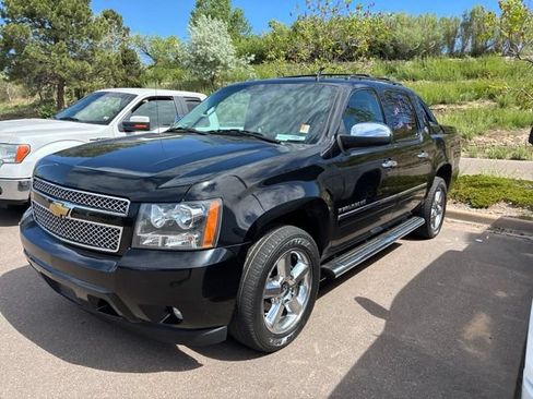 Used 2013 Chevrolet Avalanche LTZ AWD/4WD image 2