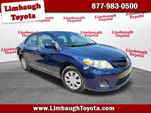 Used 2013 Toyota Corolla L FWD image 1