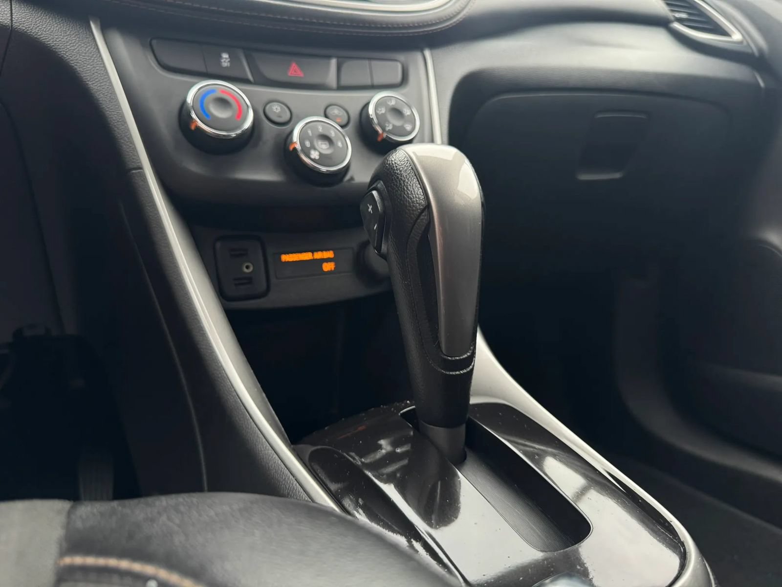 Used 2021 Chevrolet Trax LT w/ Midnight Edition FWD image 30