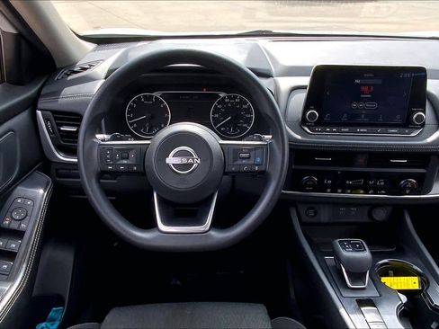 Used 2024 Nissan Rogue SV AWD/4WD image 10