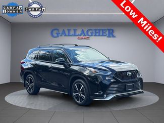 Used 2022 Toyota Highlander XSE image 1