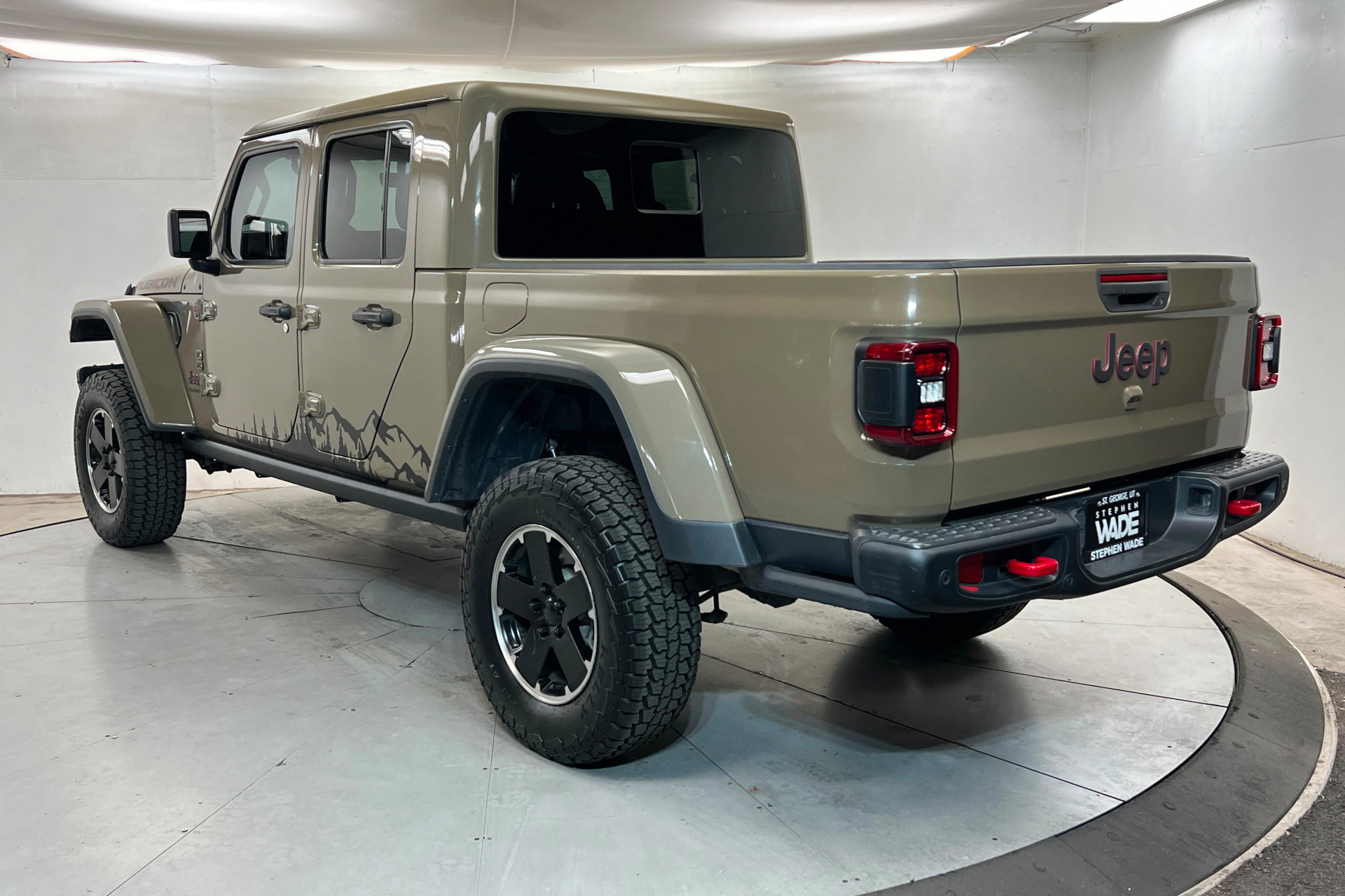 Used 2020 Jeep Gladiator Rubicon AWD/4WD image 3