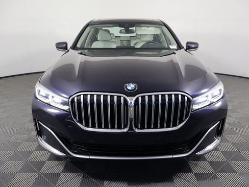 Used 2020 BMW 740i w/ Premium Package image 2