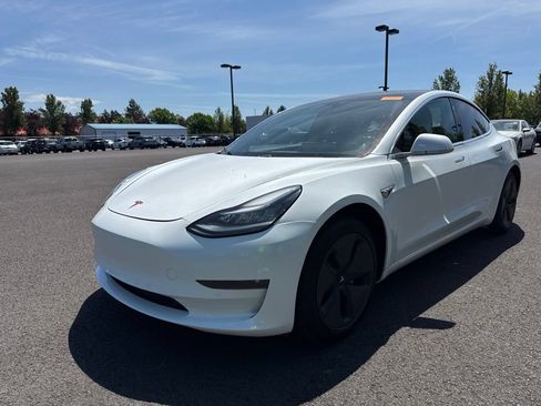Used 2020 Tesla Model 3 Standard Range Plus RWD image 3